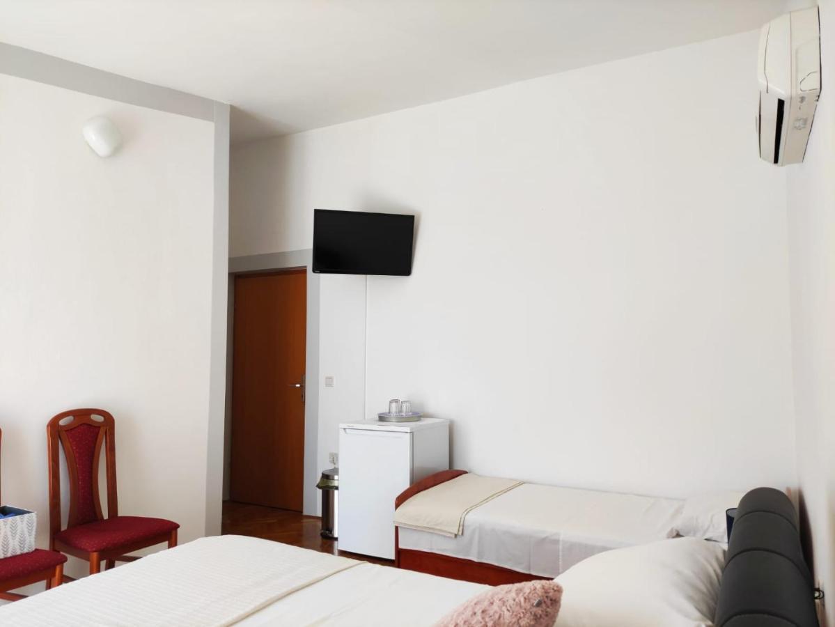 Guesthouse Varnica Kaštel Lukšić Eksteriør billede