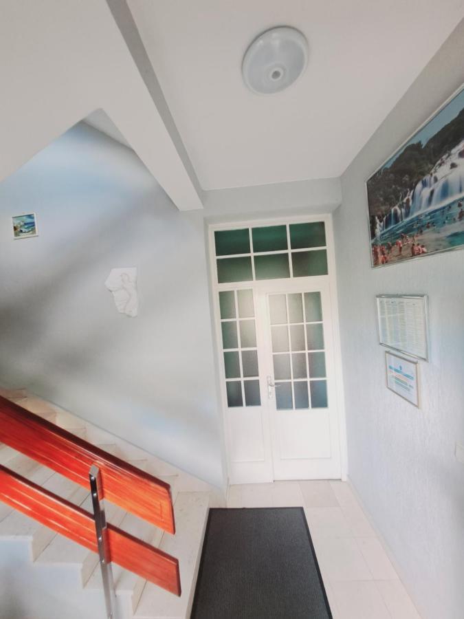 Guesthouse Varnica Kaštel Lukšić Eksteriør billede