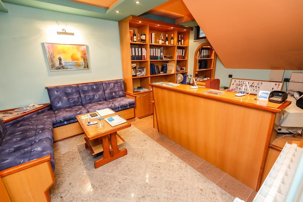 Guesthouse Varnica Kaštel Lukšić Eksteriør billede