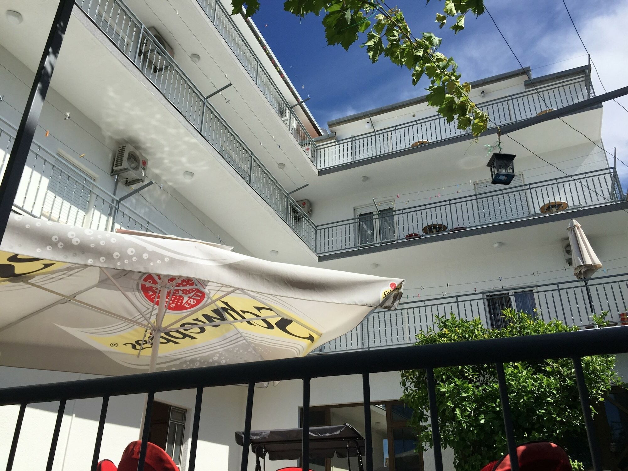 Guesthouse Varnica Kaštel Lukšić Eksteriør billede