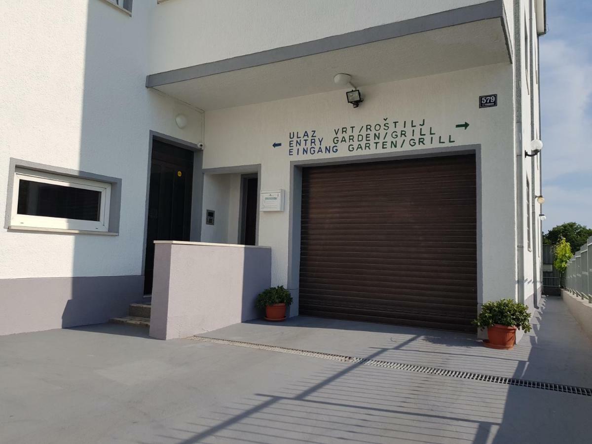 Guesthouse Varnica Kaštel Lukšić Eksteriør billede